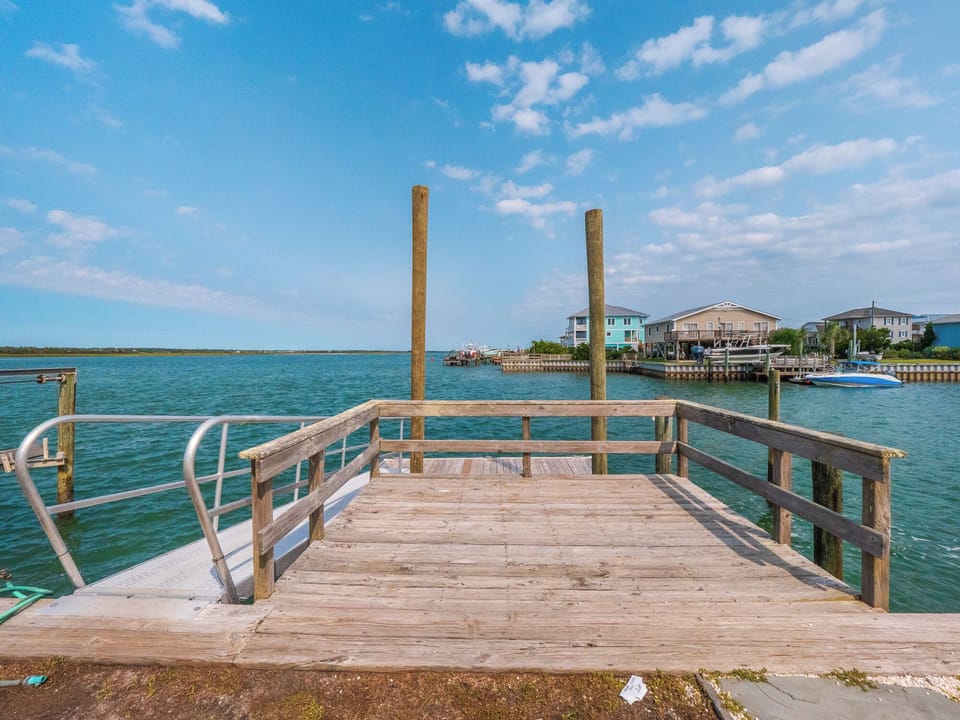 Studio (4 Bedrooms) | Property amenity