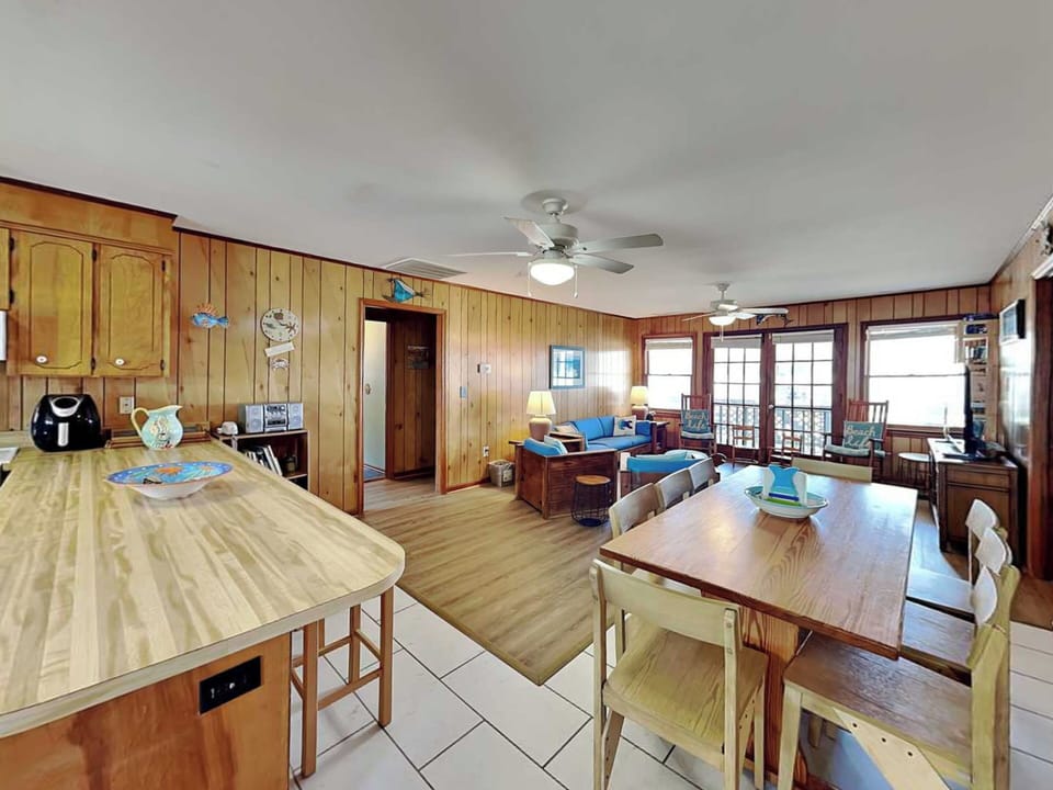 Studio (4 Bedrooms) | Property amenity