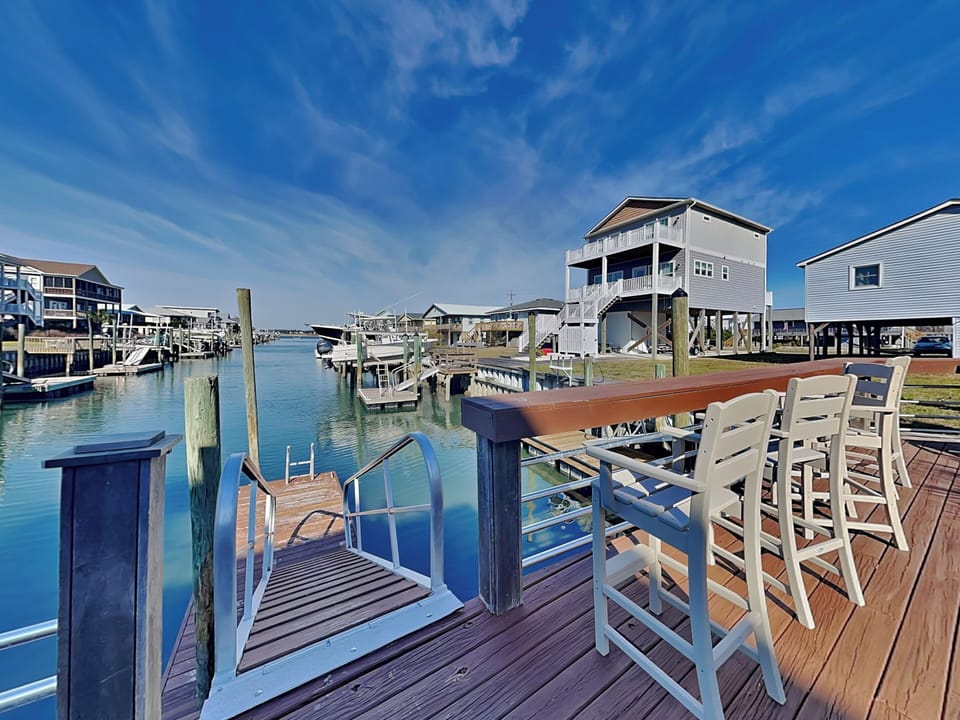 Studio (3 Bedrooms) | Property amenity