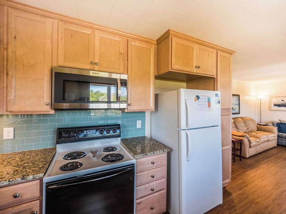 Studio (3 Bedrooms) | Property amenity