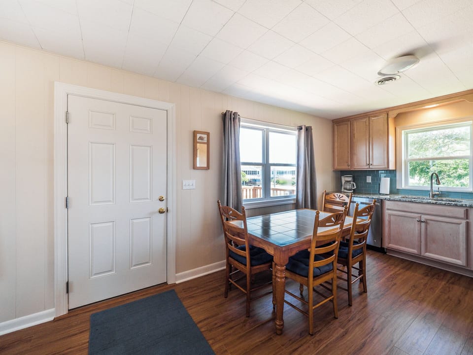 Studio (3 Bedrooms) | Property amenity