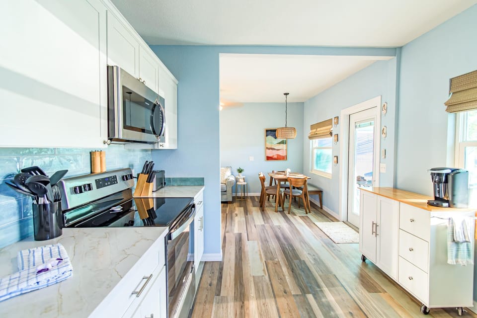 House, 1 King Bed with Sofa bed (Se La Vie) | Private kitchen | Oven, toaster