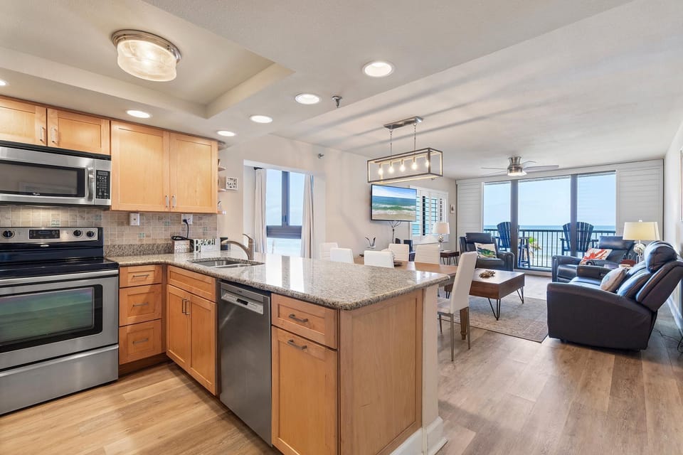 Condo, Multiple Beds (Sunrise 302) | Interior
