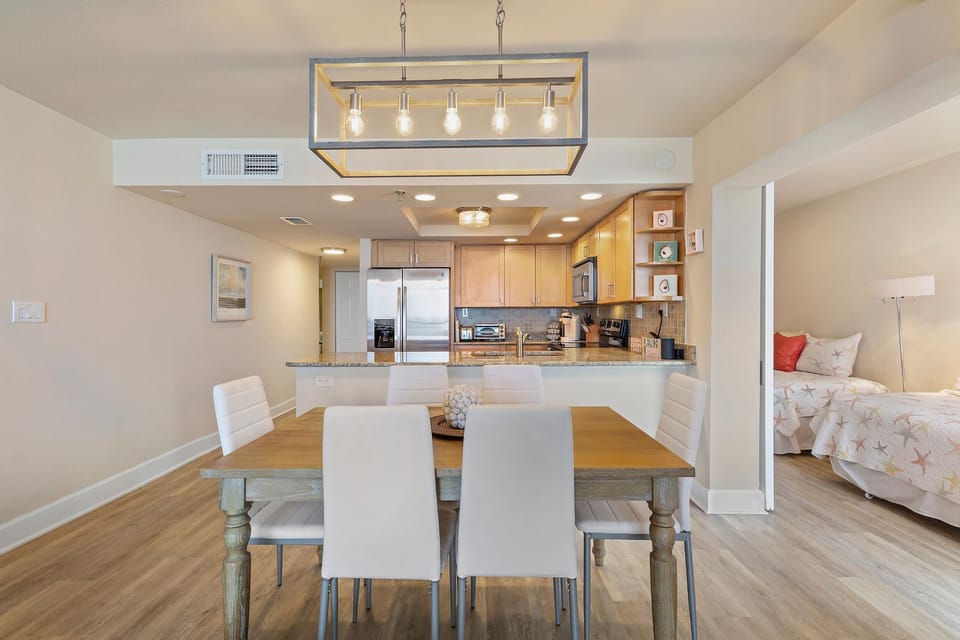 Condo, Multiple Beds (Sunrise 302) | Dining