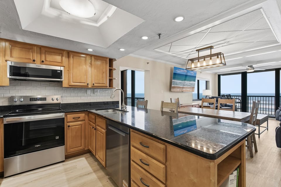 Condo, Multiple Beds (Sunrise 502) | Private kitchen | Oven, coffee/tea maker, toaster, blender