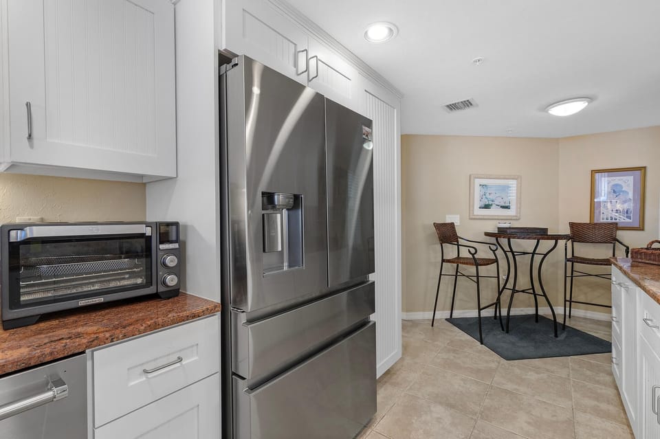Condo, Multiple Beds (Ebb Tide 806) | Interior