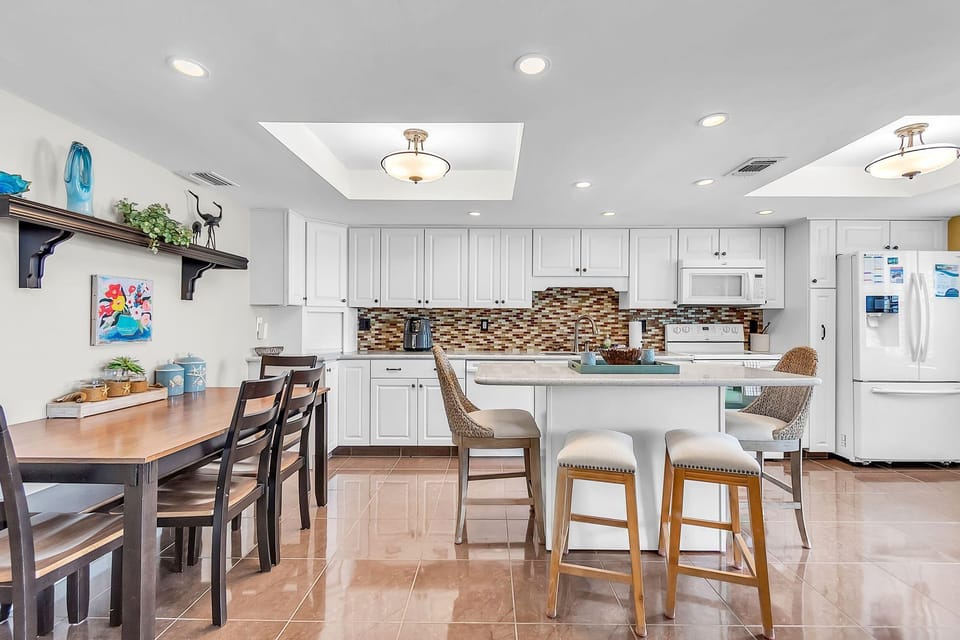 Condo, Multiple Beds (Sea Club #29 - Our Sunrise Nest) | Private kitchen | Oven, toaster