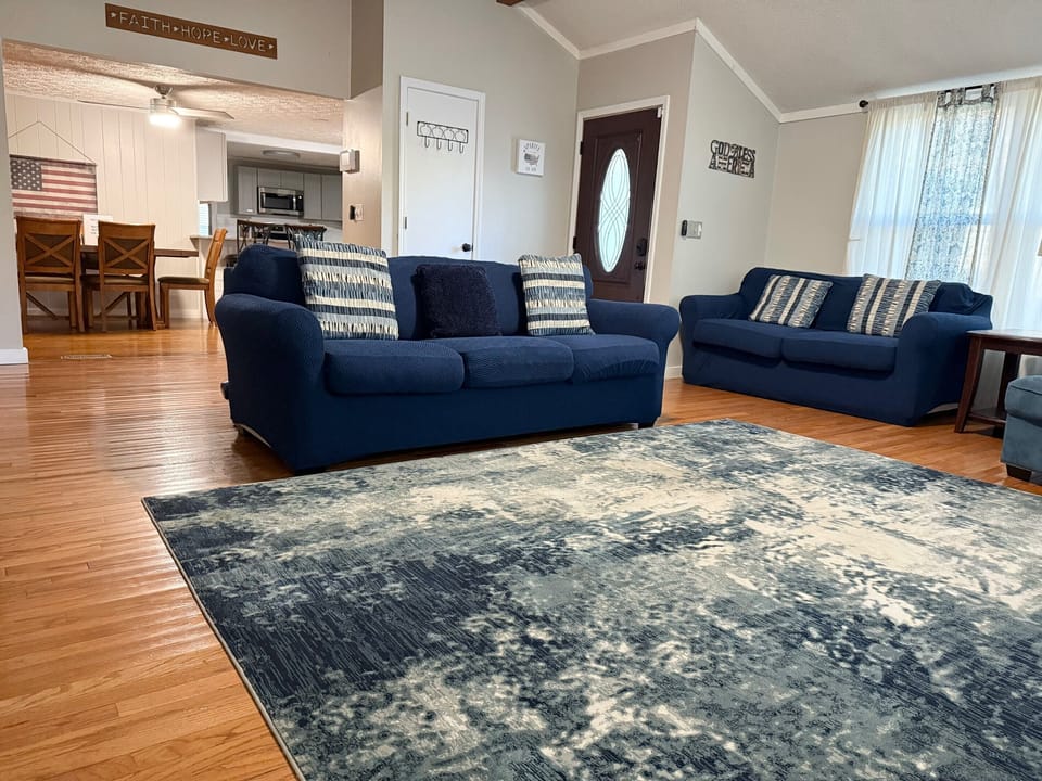 Plenty of seating in the living room for your family gatherings!
