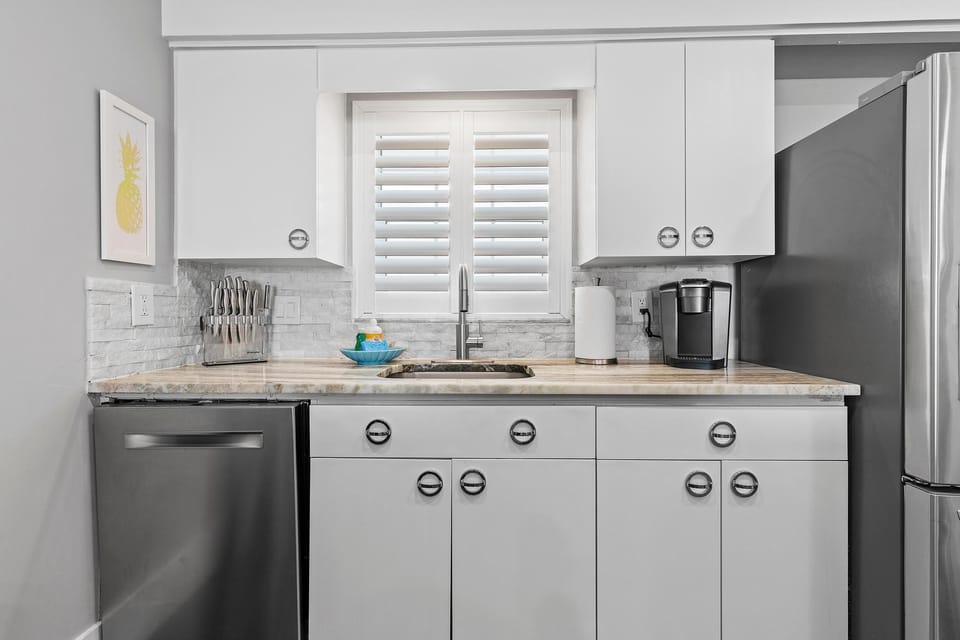 Condo, Multiple Beds (Colony Beach Club 250) | Interior