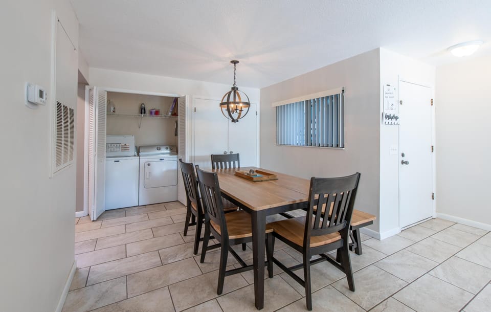 Condo, 1 King Bed with Sofa bed (Sea Woods 115) | Dining