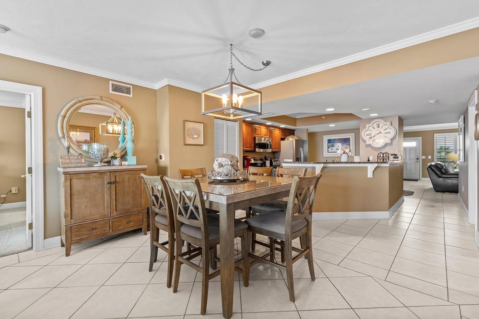 Condo, Multiple Beds (DiMucci Twin Towers 206) | Dining