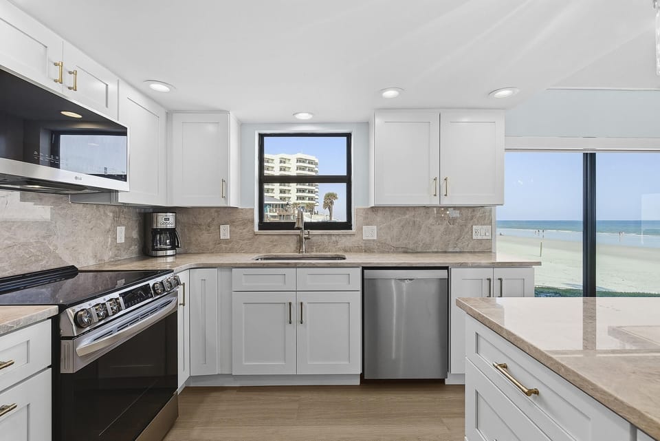 Condo, Multiple Beds (Ocean Reef Villas 110) | Private kitchen | Oven, coffee/tea maker, toaster, blender