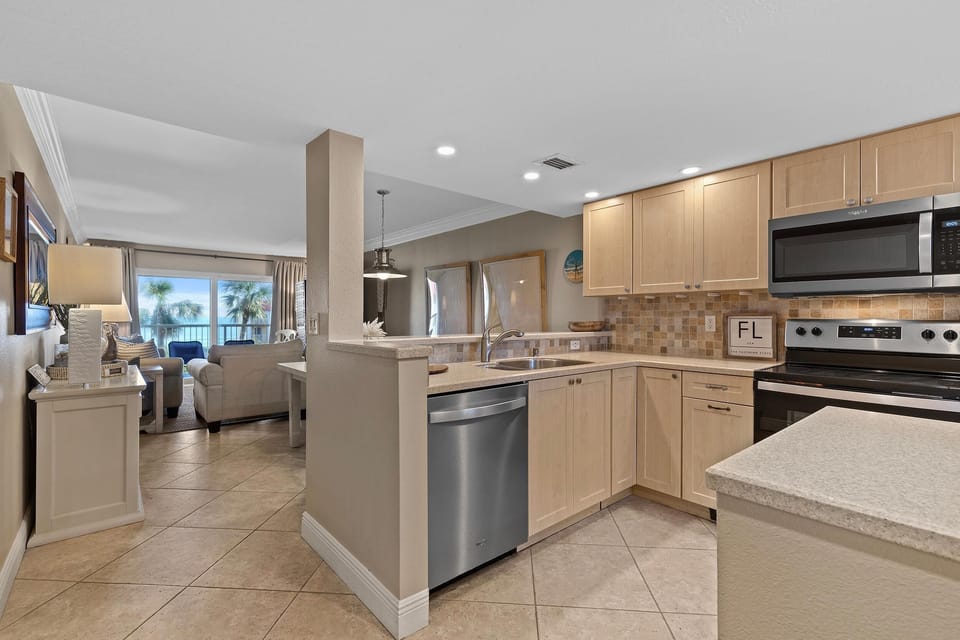 Condo, 1 King Bed with Sofa bed (Point East 314) | Private kitchen | Oven, toaster
