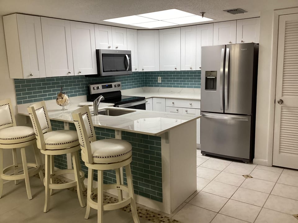Condo, 2 Queen Beds (Sea Club #404 - Sunrise Vista) | Private kitchen | Oven, toaster