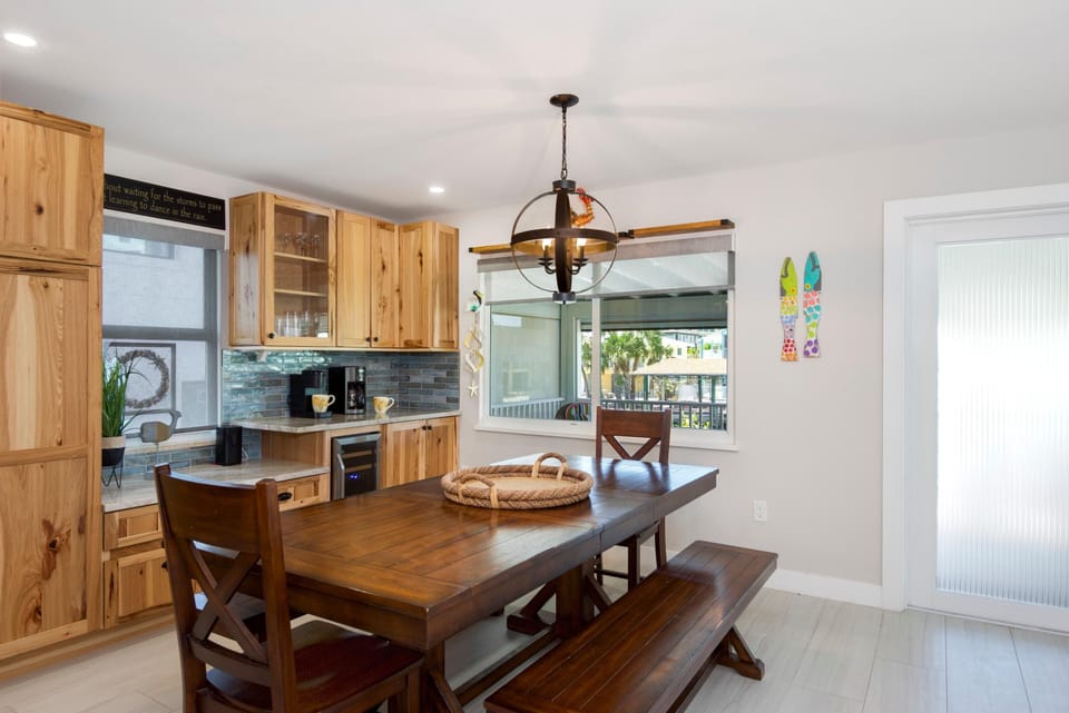 House, Multiple Beds (Island Vibes) | Dining