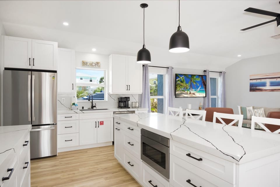 House, Multiple Beds (Anchors Away) | Private kitchen | Oven, toaster