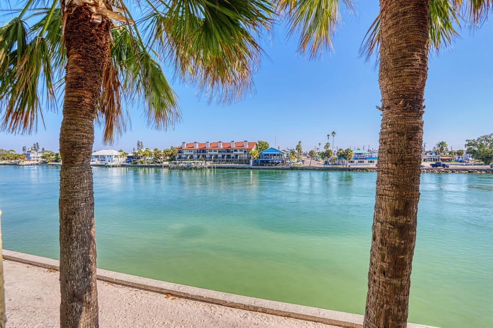 Condo, Multiple Beds (Land's End 4-201 Bay Front - Premier) | Miscellaneous
