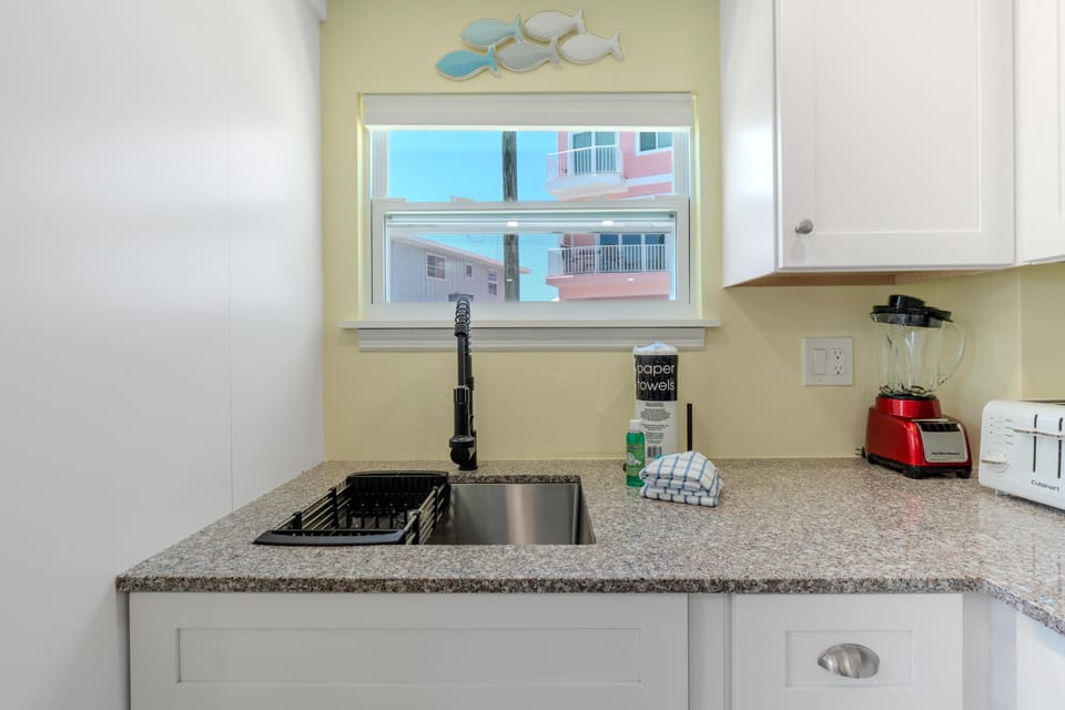 House, 1 Queen Bed with Sofa bed (Island Paradise 5) | Private kitchen | Oven, toaster