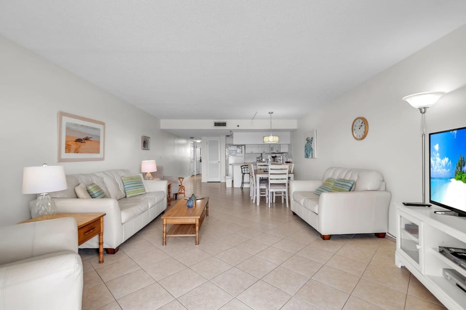 Condo, Multiple Beds (Sea Club #402 - Isle Be Back) | Living area