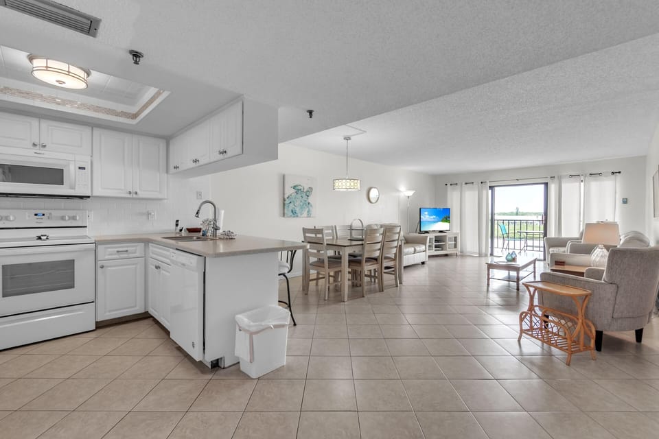 Condo, Multiple Beds (Sea Club #402 - Isle Be Back) | Interior