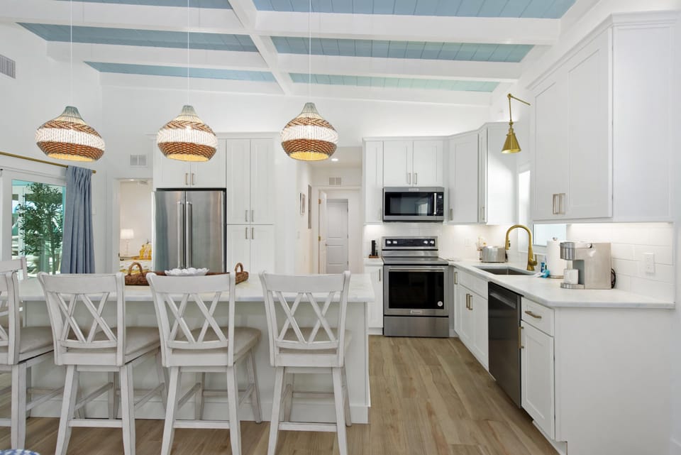 House, Multiple Beds (Sunny Side Up) | Private kitchen | Oven, toaster