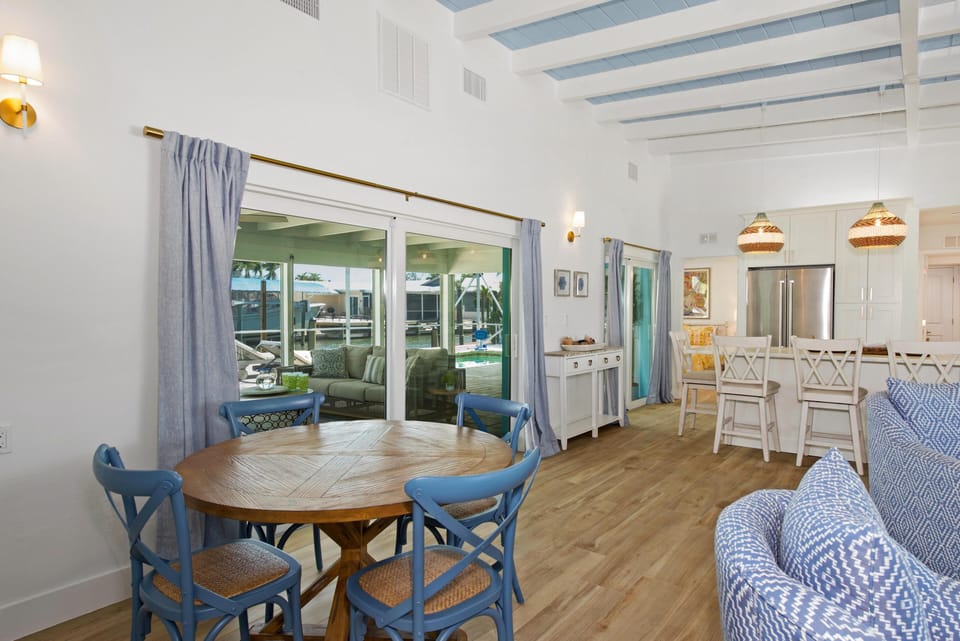 House, Multiple Beds (Sunny Side Up) | Dining