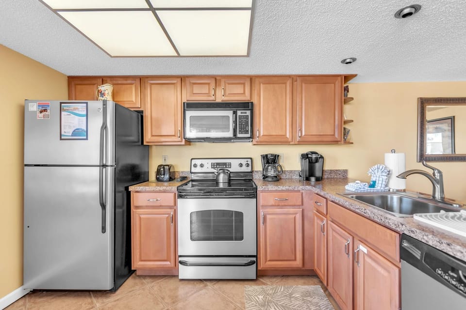 Condo, 1 King Bed with Sofa bed (Sea Club #18 - Floridays) | Private kitchen | Oven, toaster