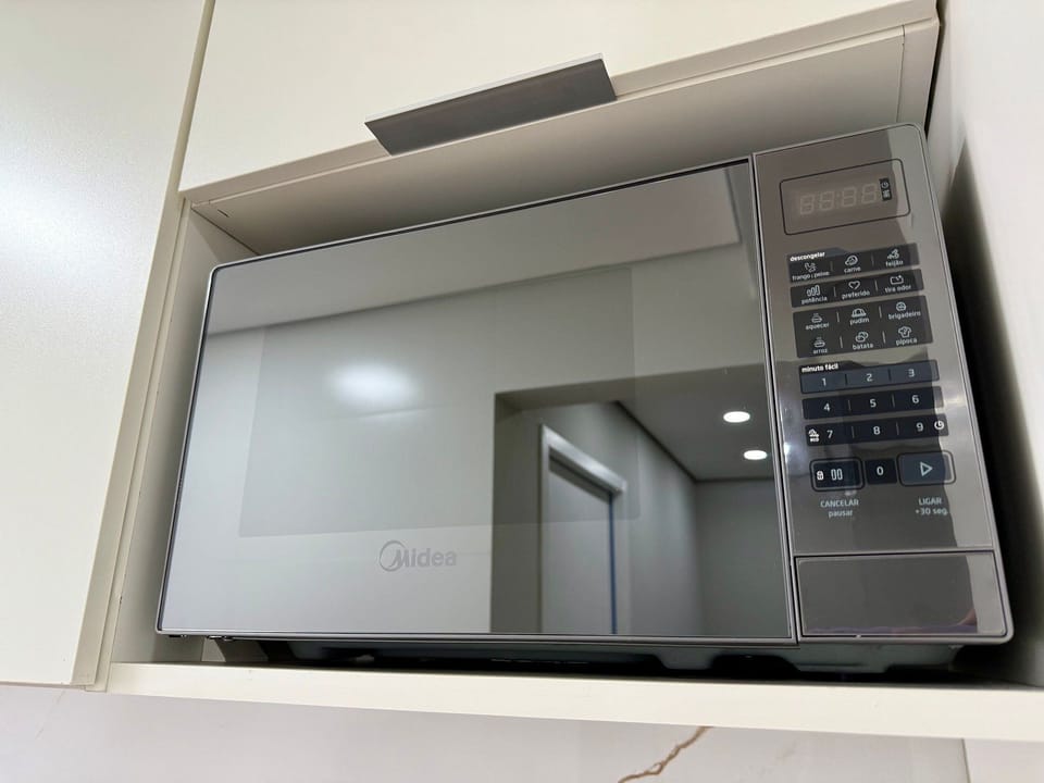 Classic Apartment | Microwave