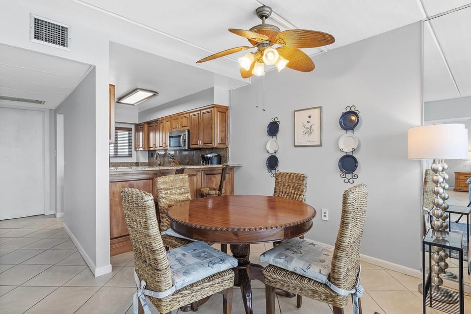 Condo, 1 King Bed with Sofa bed (Surfside Club 503) | Dining