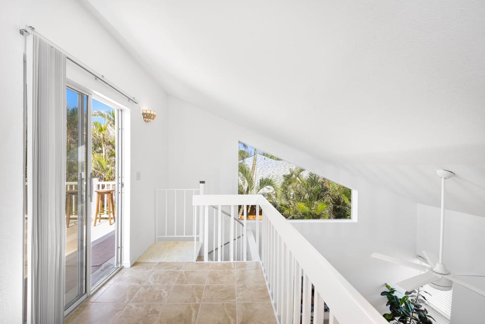 House, Multiple Beds (Beach House Paradise) | Interior