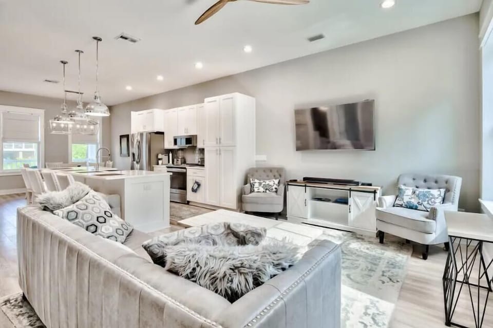 House, Multiple Beds (Grande Pointe 142- LiveSea 30A) | Living area