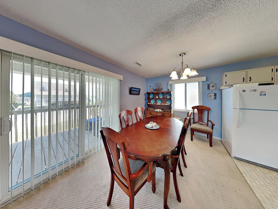 Studio (3 Bedrooms) | Property amenity