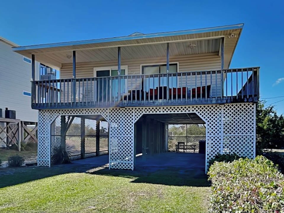 Studio (3 Bedrooms) | Front of property