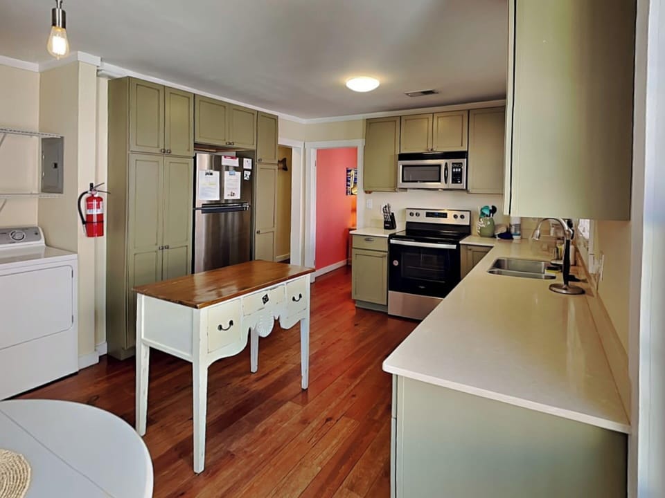 Studio (3 Bedrooms) | Property amenity