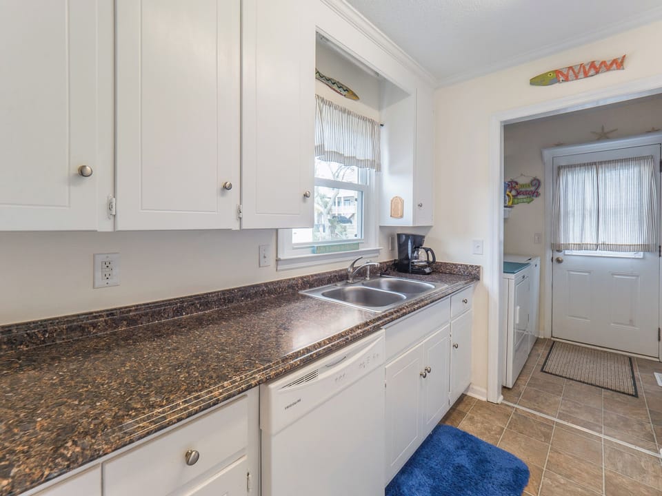 Studio (3 Bedrooms) | Property amenity