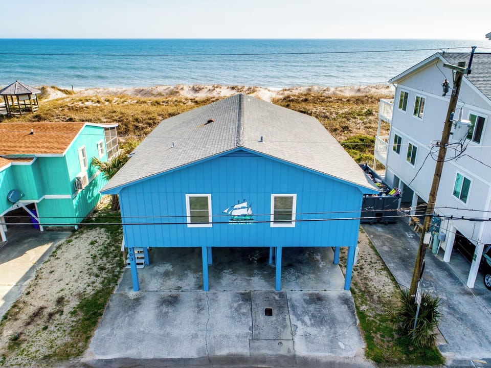 Studio (3 Bedrooms) | Front of property