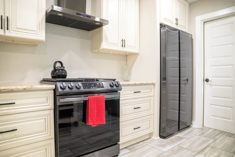Full kitchen 