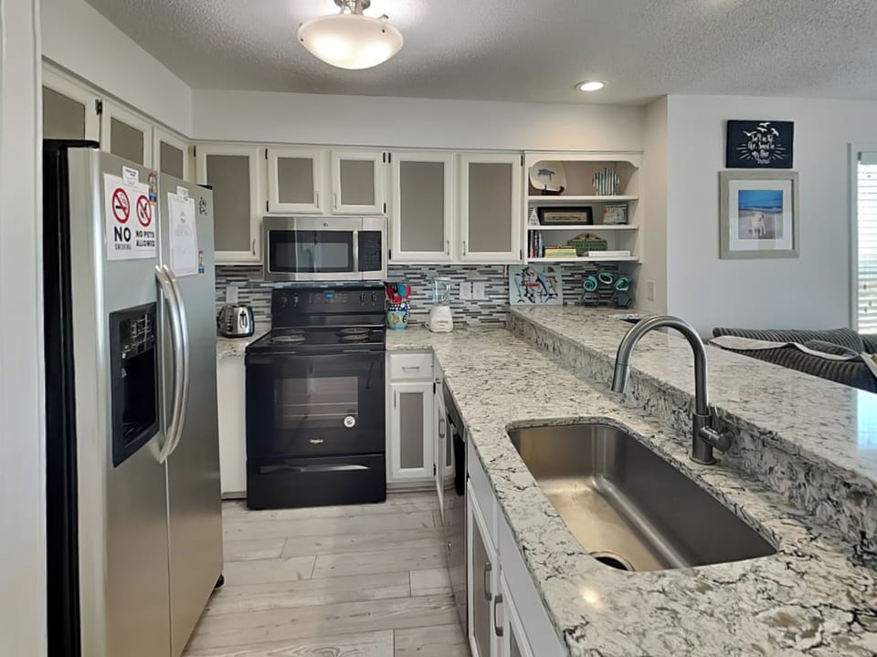Studio (3 Bedrooms) | Property amenity