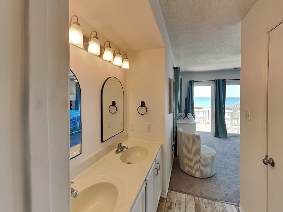 Studio (3 Bedrooms) | Property amenity