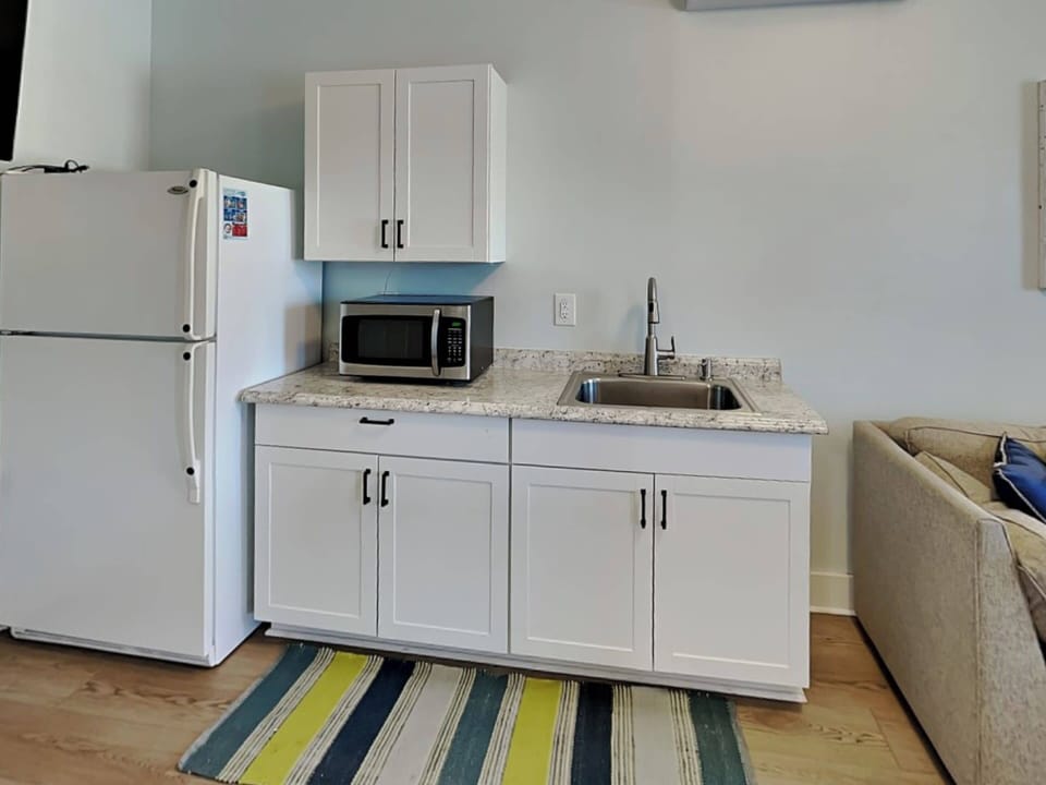 Studio (Multiple Bedrooms) | Property amenity