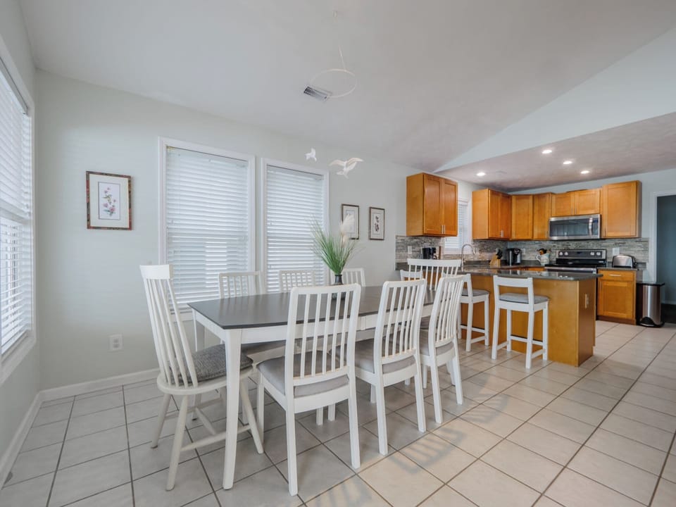 Studio (4 Bedrooms) | Property amenity