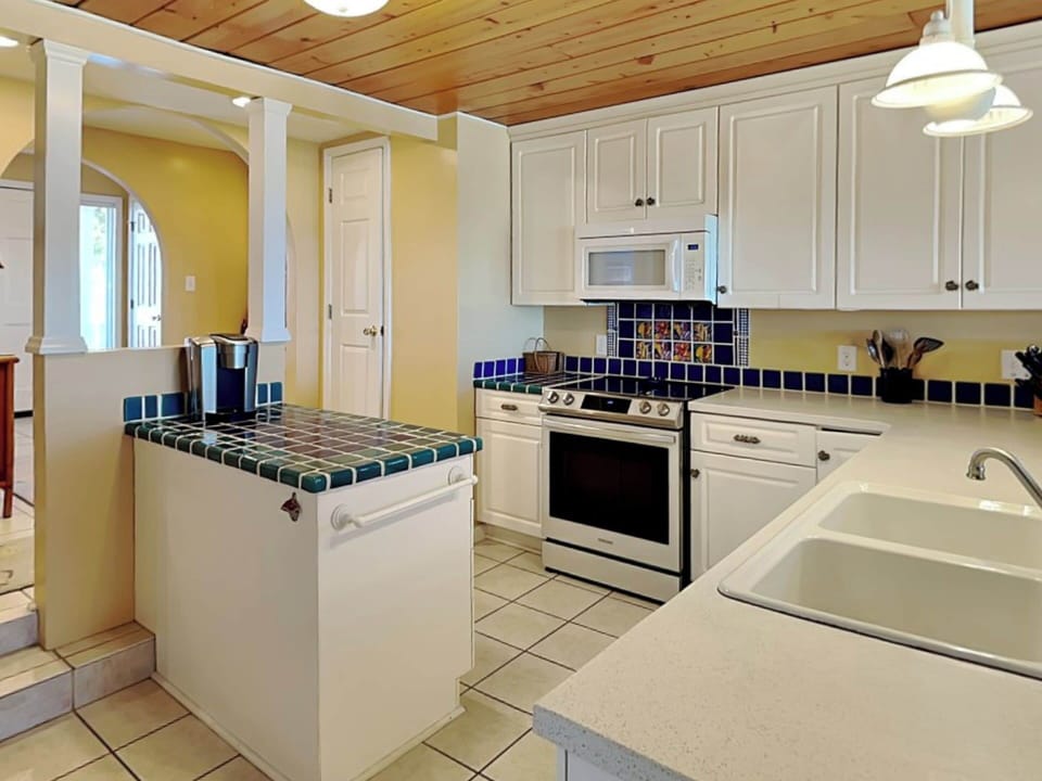 Studio (3 Bedrooms) | Property amenity