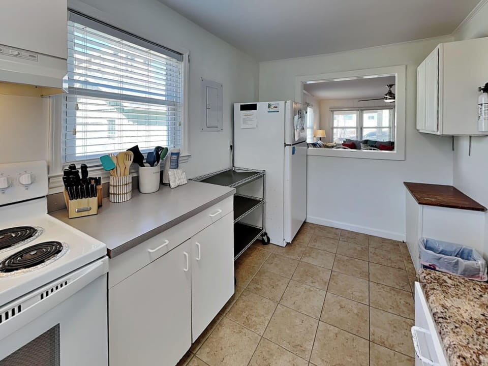 Studio (3 Bedrooms) | Property amenity