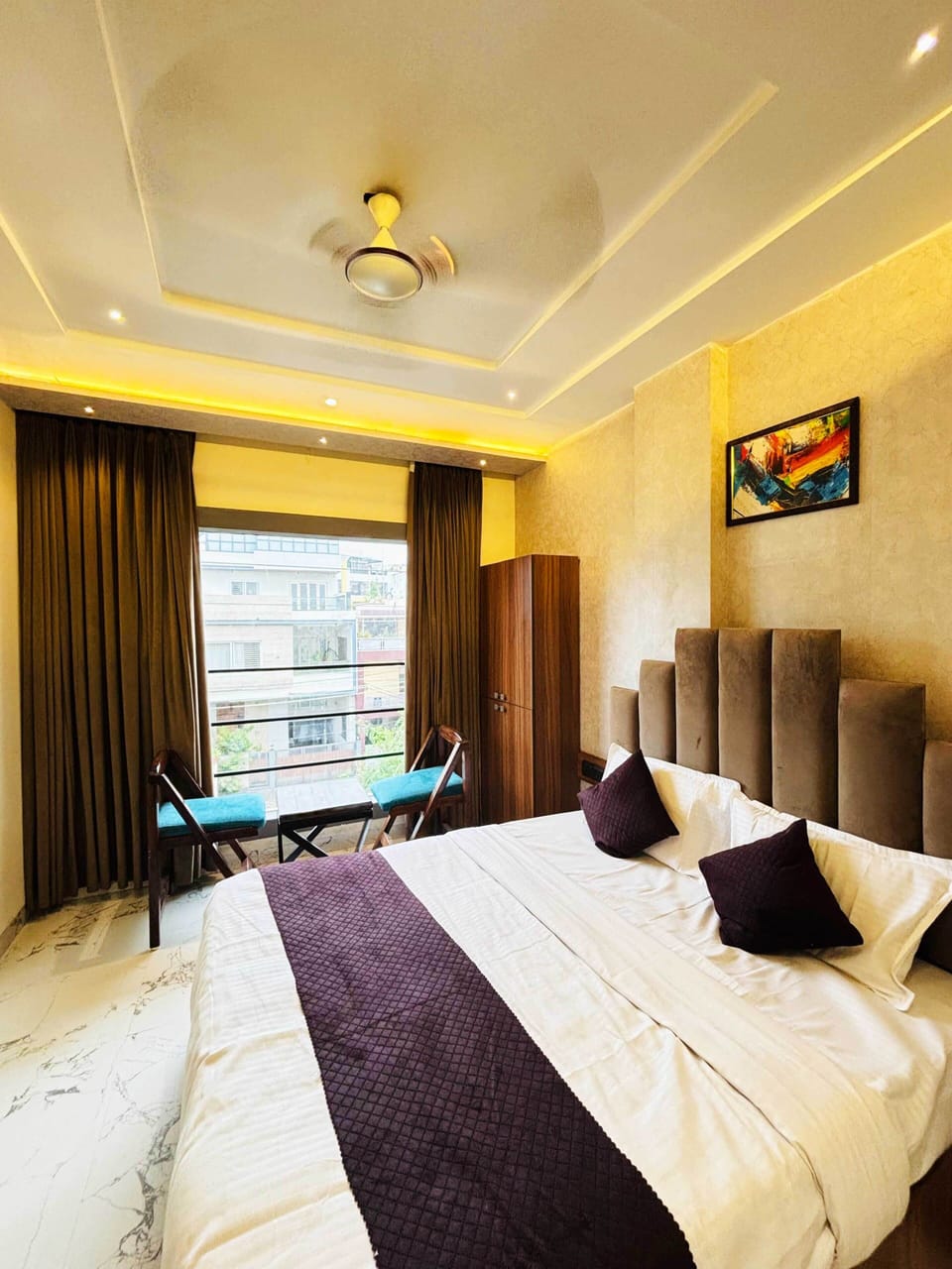 Executive Room | Desk, laptop workspace, WiFi (free)