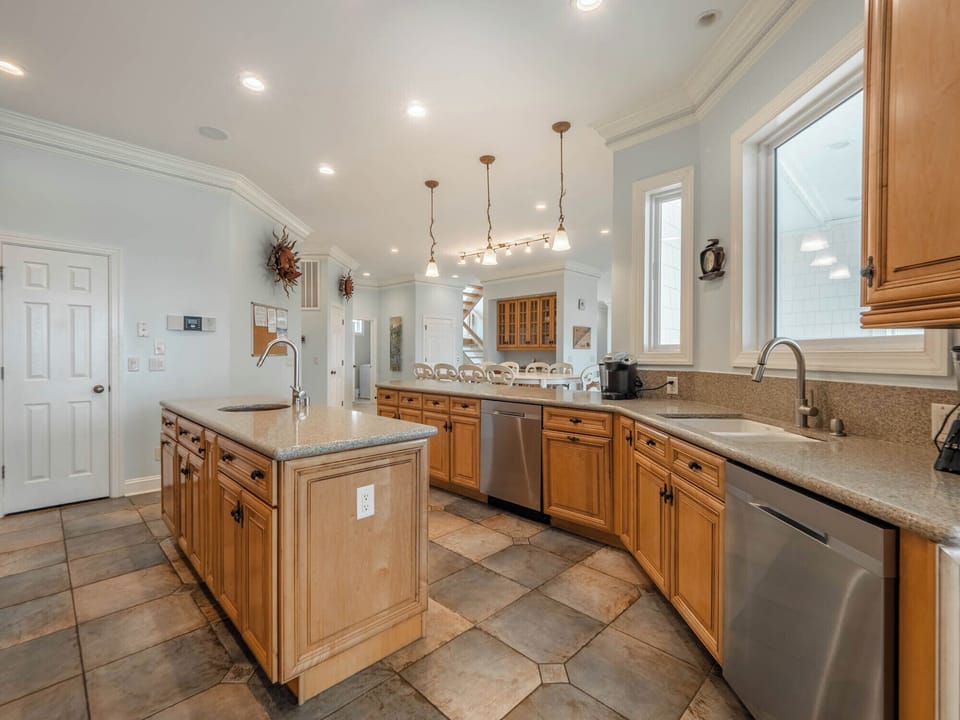 Studio (Multiple Bedrooms) | Property amenity