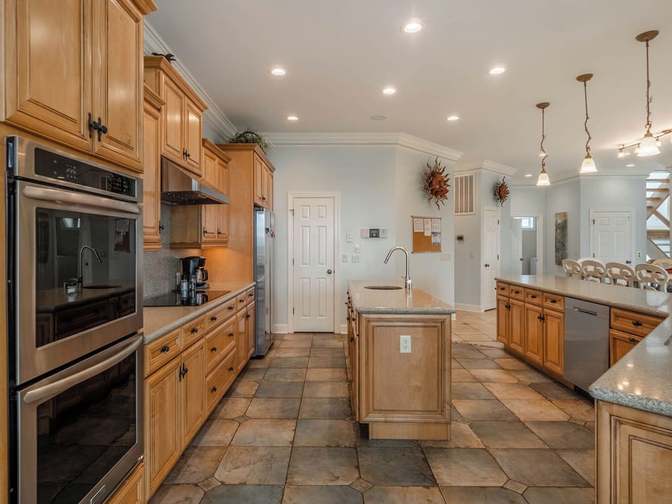 Studio (Multiple Bedrooms) | Property amenity