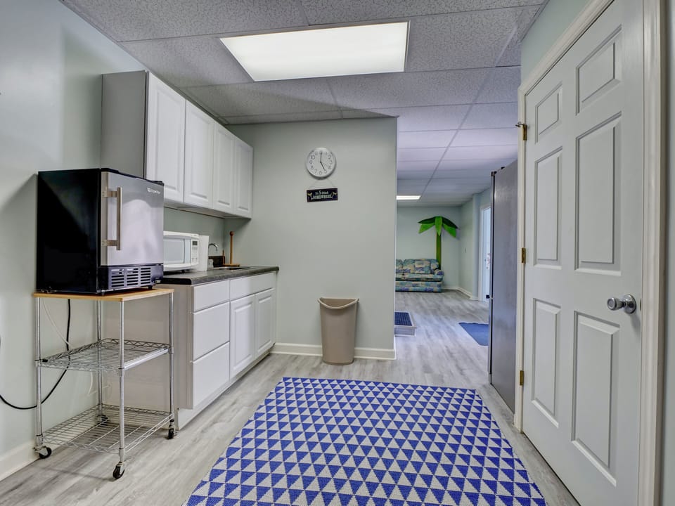 Studio (Multiple Bedrooms) | Property amenity