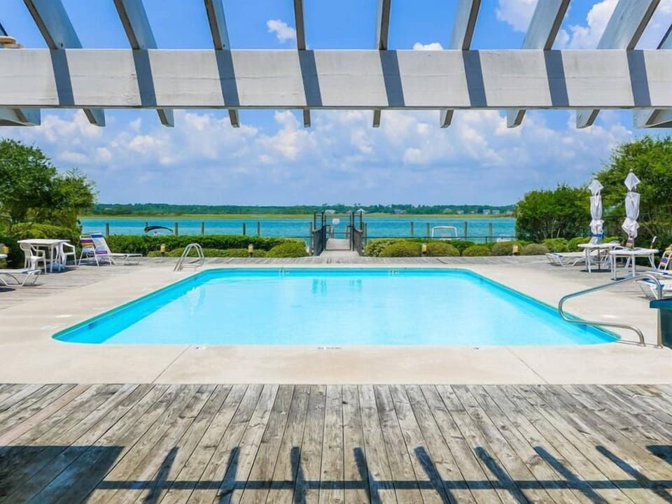 Studio (3 Bedrooms) | Property amenity
