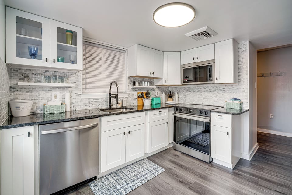 Kitchen | Cooking Basics | Dishwasher | 1st Floor