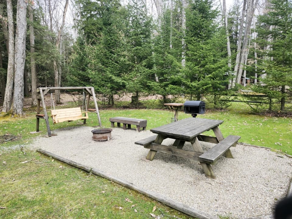 Buckeye Cabin Picnic Area